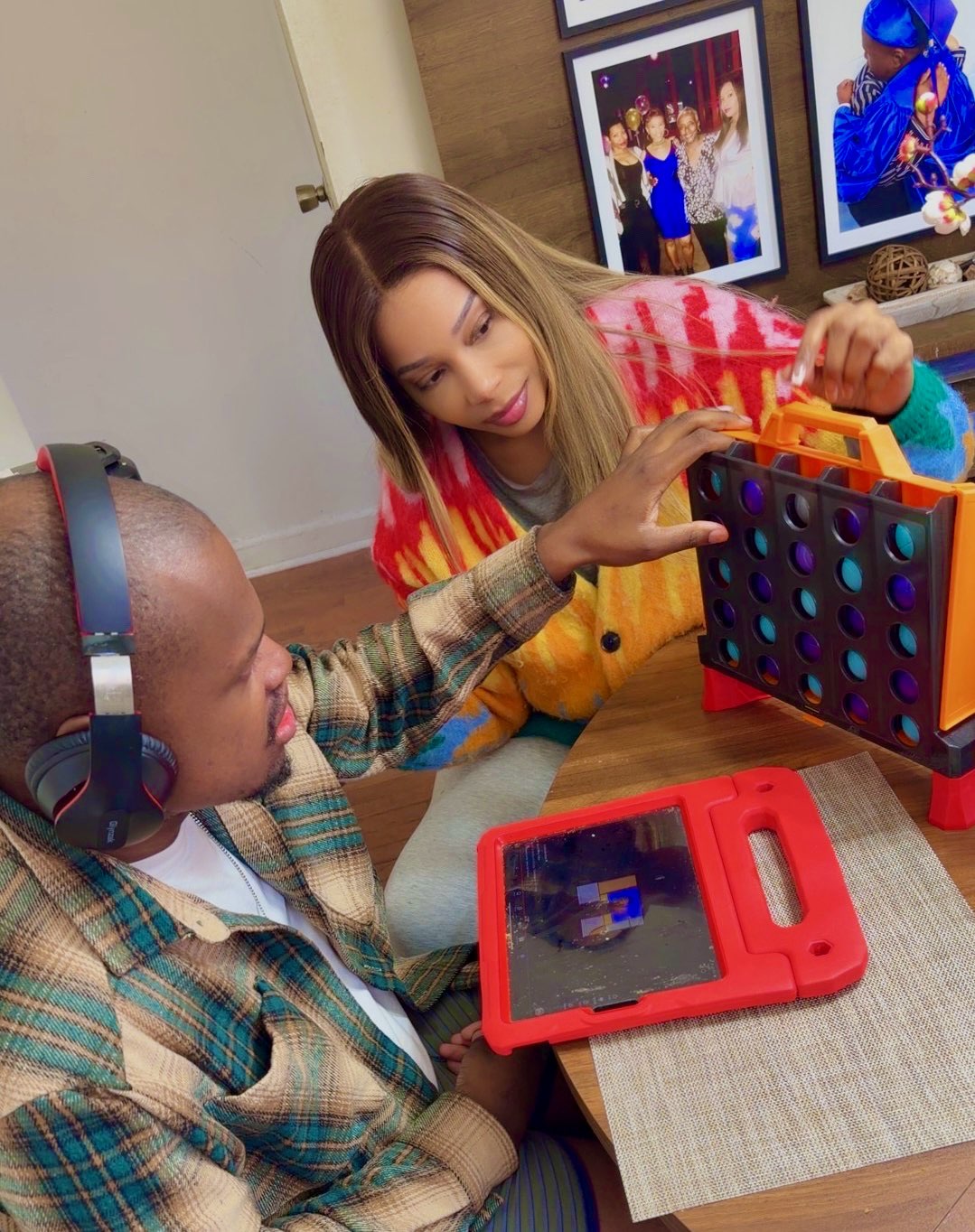 La Sra. Brandy con su hijo Sean, parte de la comunidad de Mercyland.